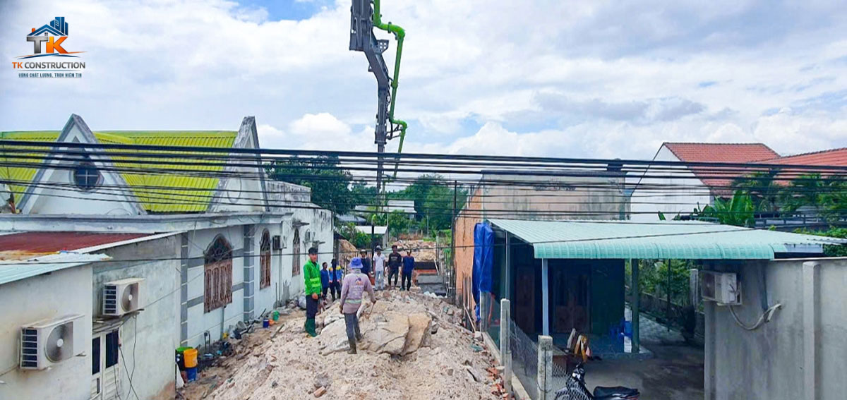 Nhà cấp 4 mái bằng mặt tiền hẹp